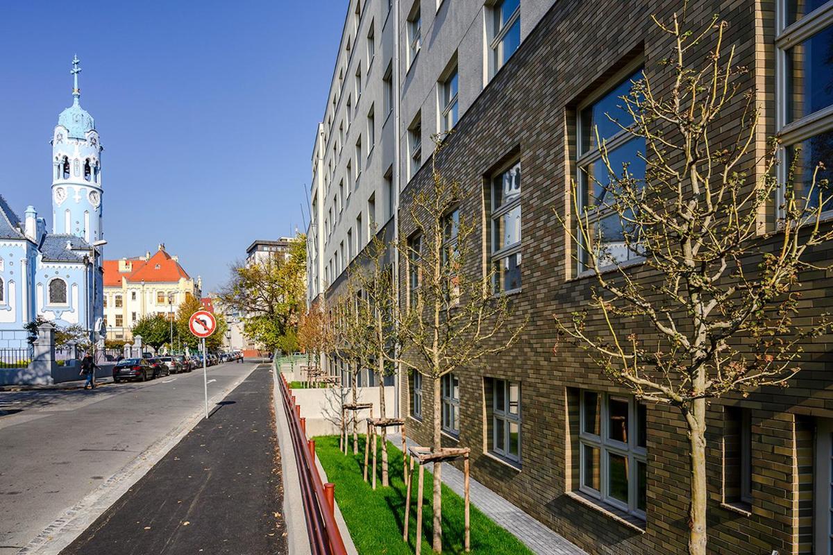 Luxury Apartment In City Centrum By Ota Group Братислава Екстер'єр фото